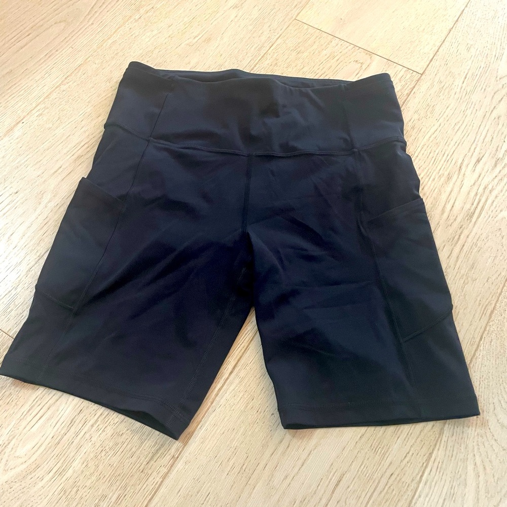 New condition Lululemon bike short